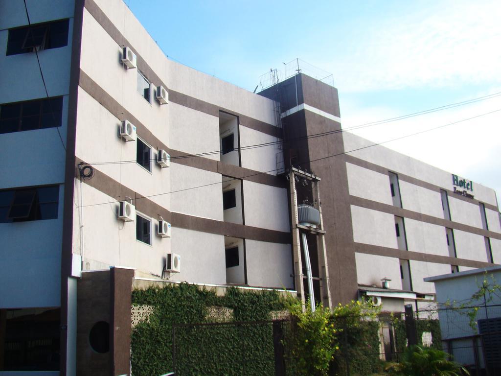 Larison Economy Hotel Pôrto Velho Ngoại thất bức ảnh